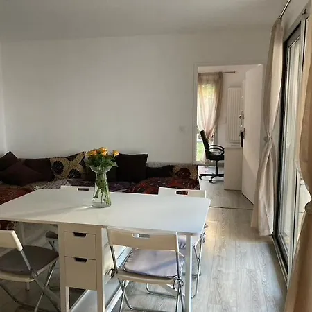 Chez Nilou Apartment Poussan